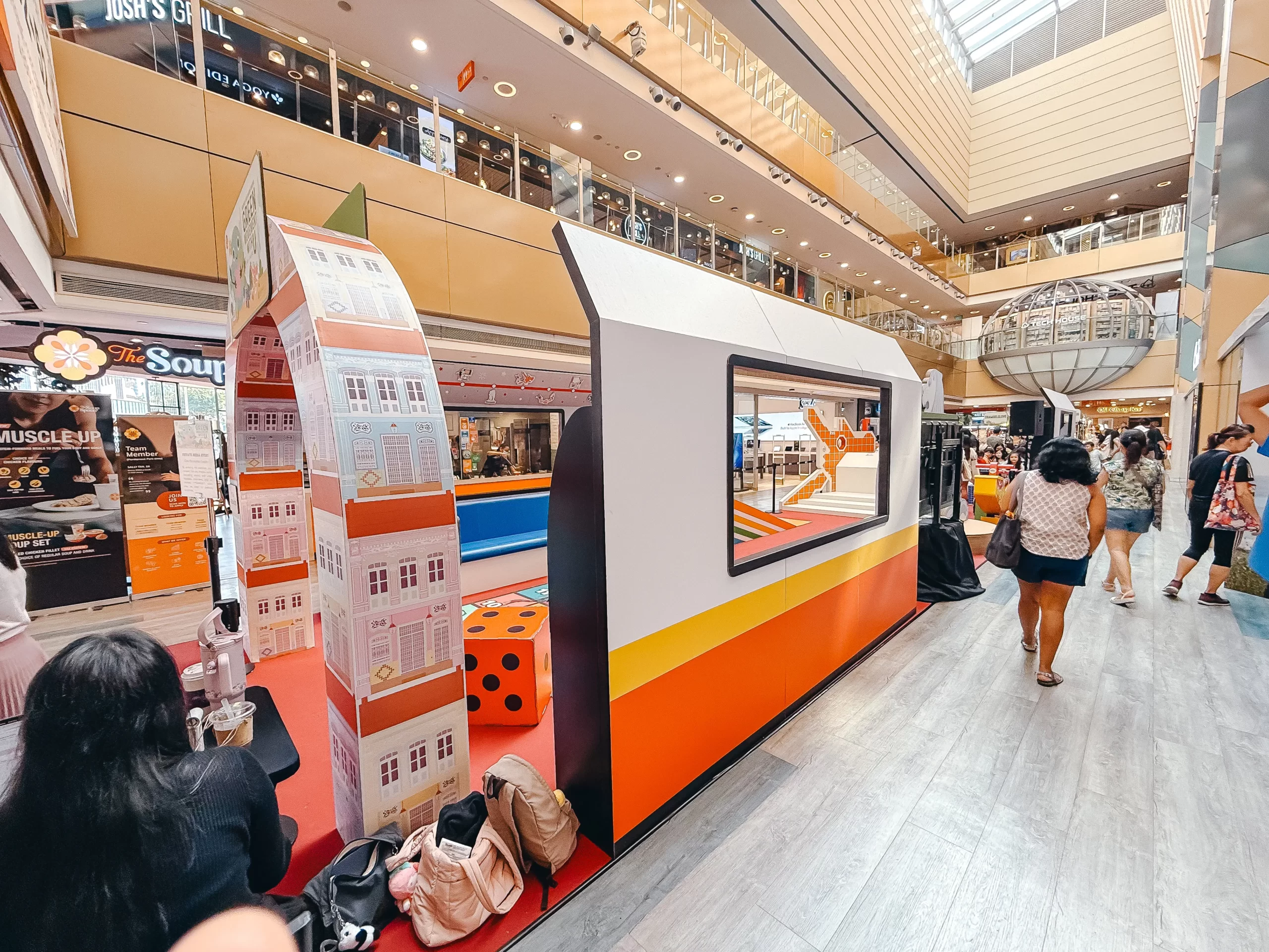 custom-built-event-booths-for-mall-atrium-engagement