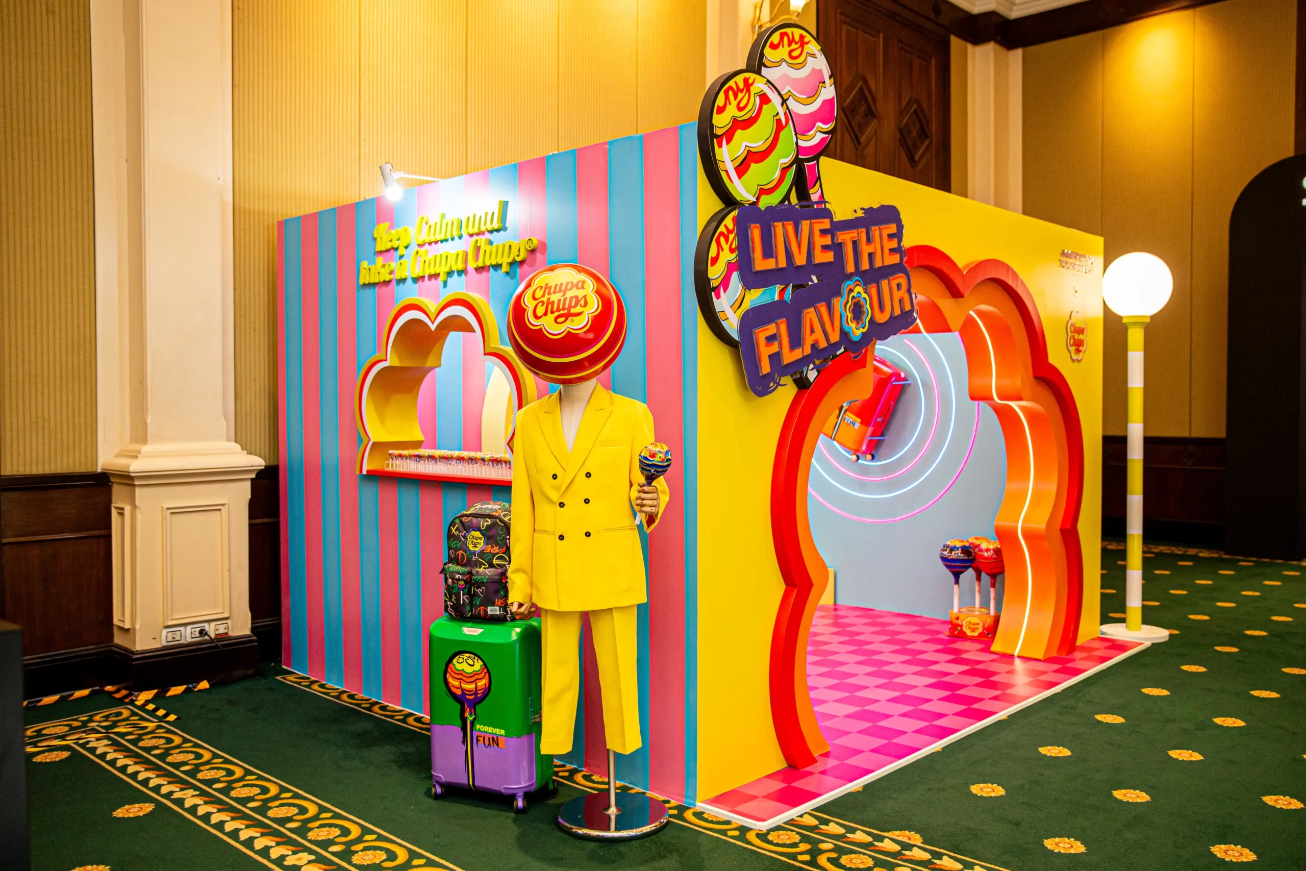 experiential-marketing-chupa-chups-booth