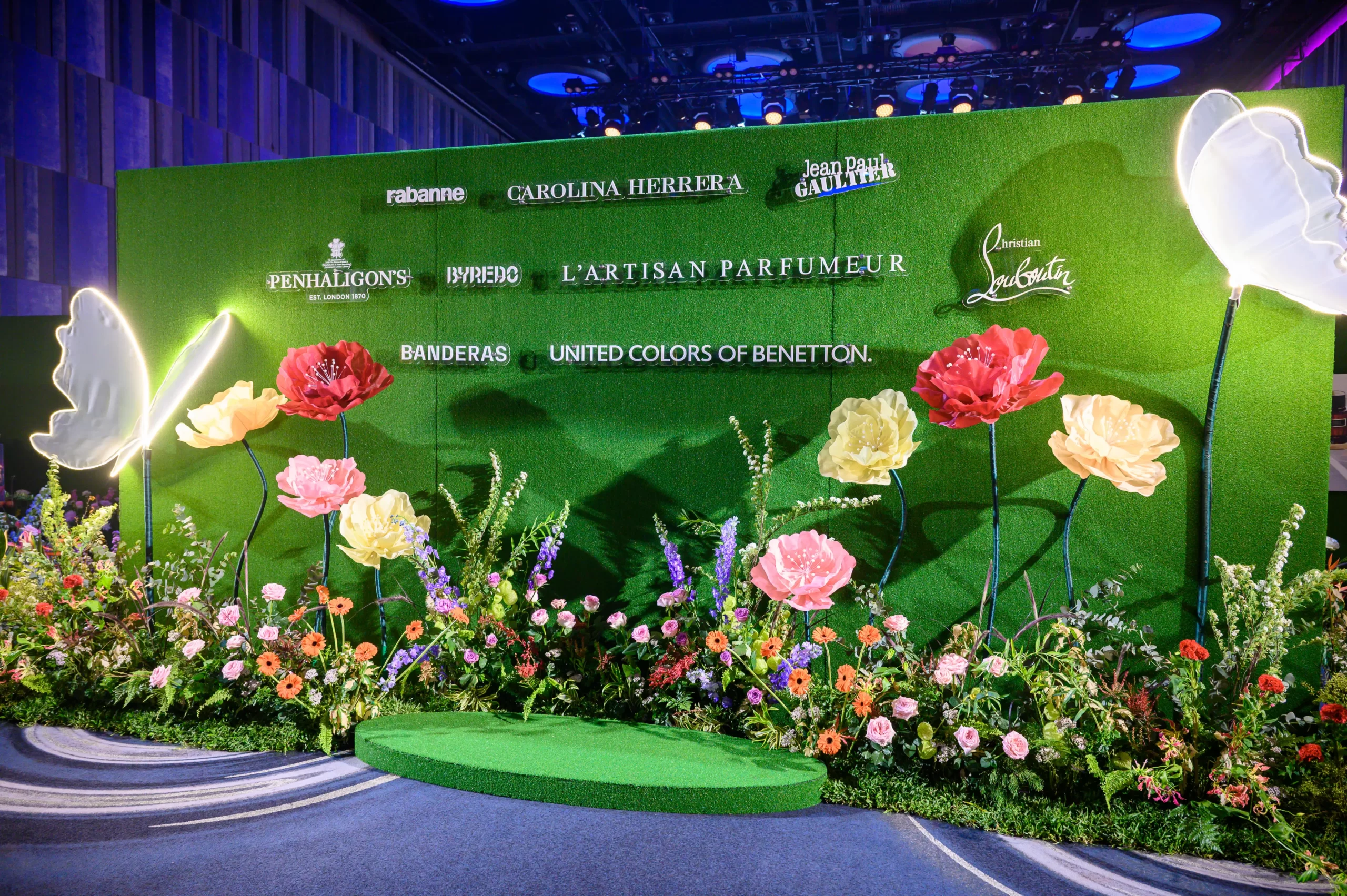 experiential-marketing-green-wall-backdrop-design-singapore