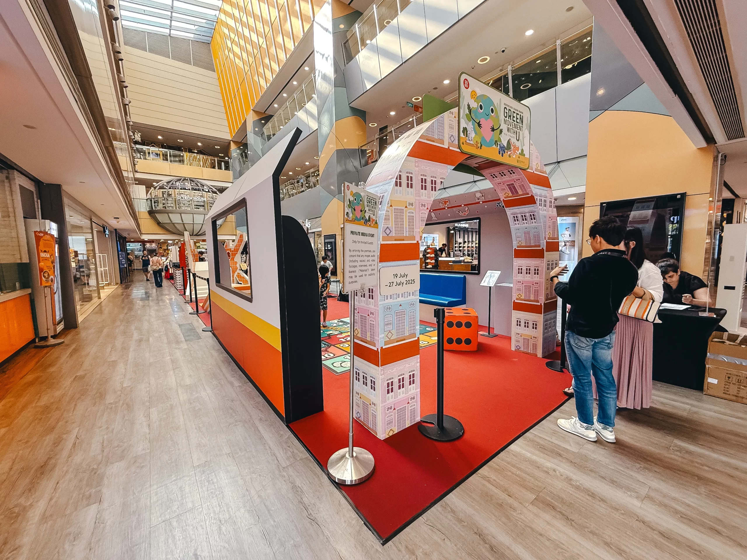 experiential-marketing-mall-activation-custom-fabrication