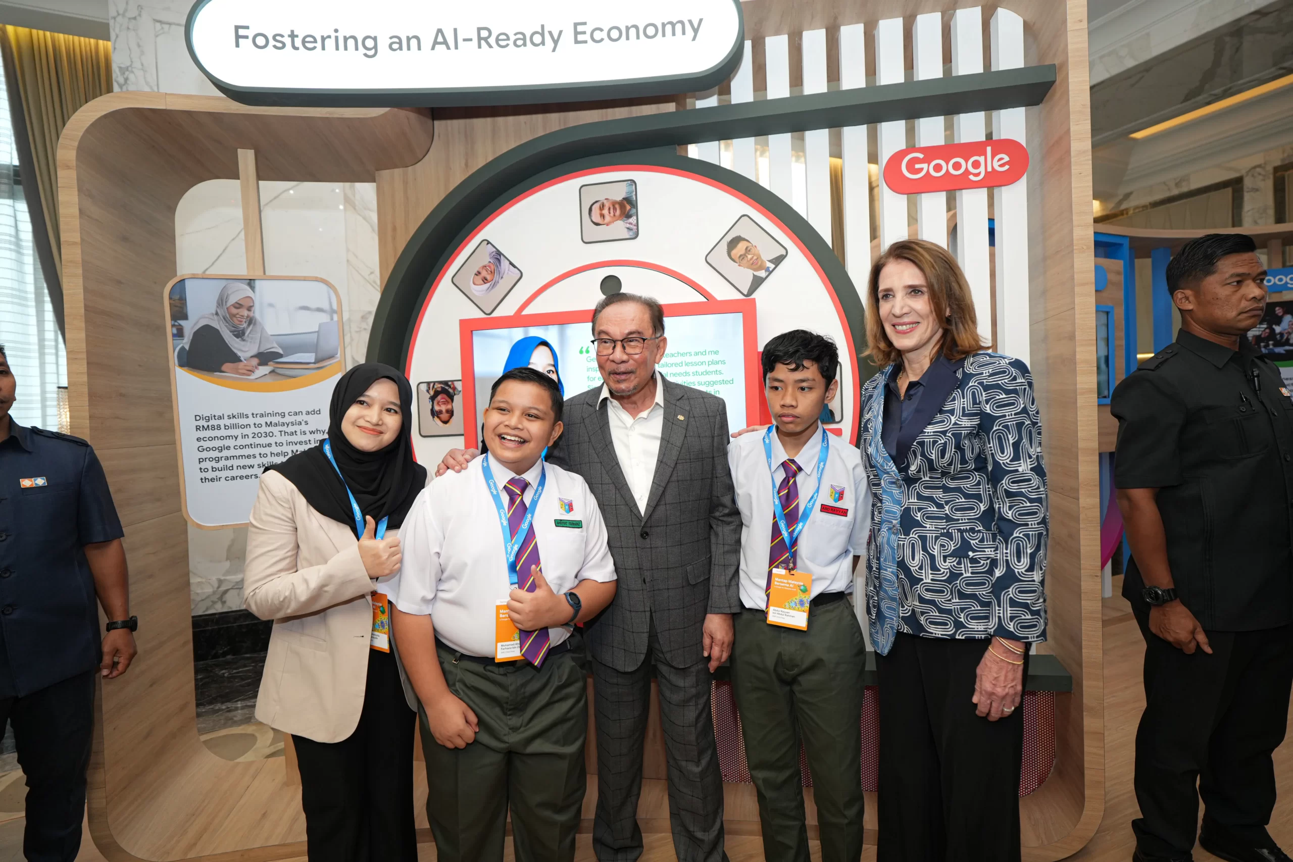 google-brand-activation-experiential-marketing-booth-fabrication