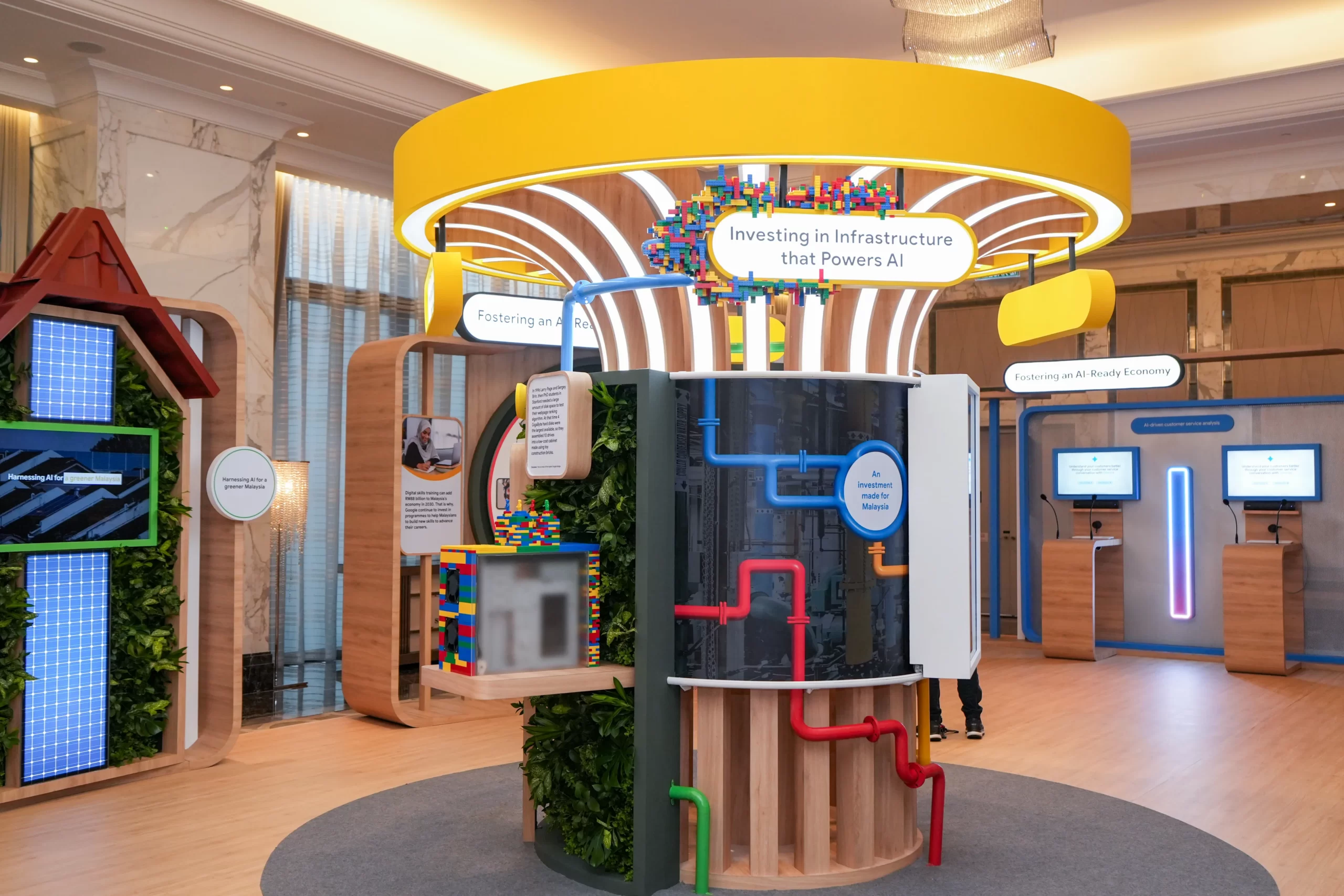 google-custom-exhibition-booth-design-and-fabrication