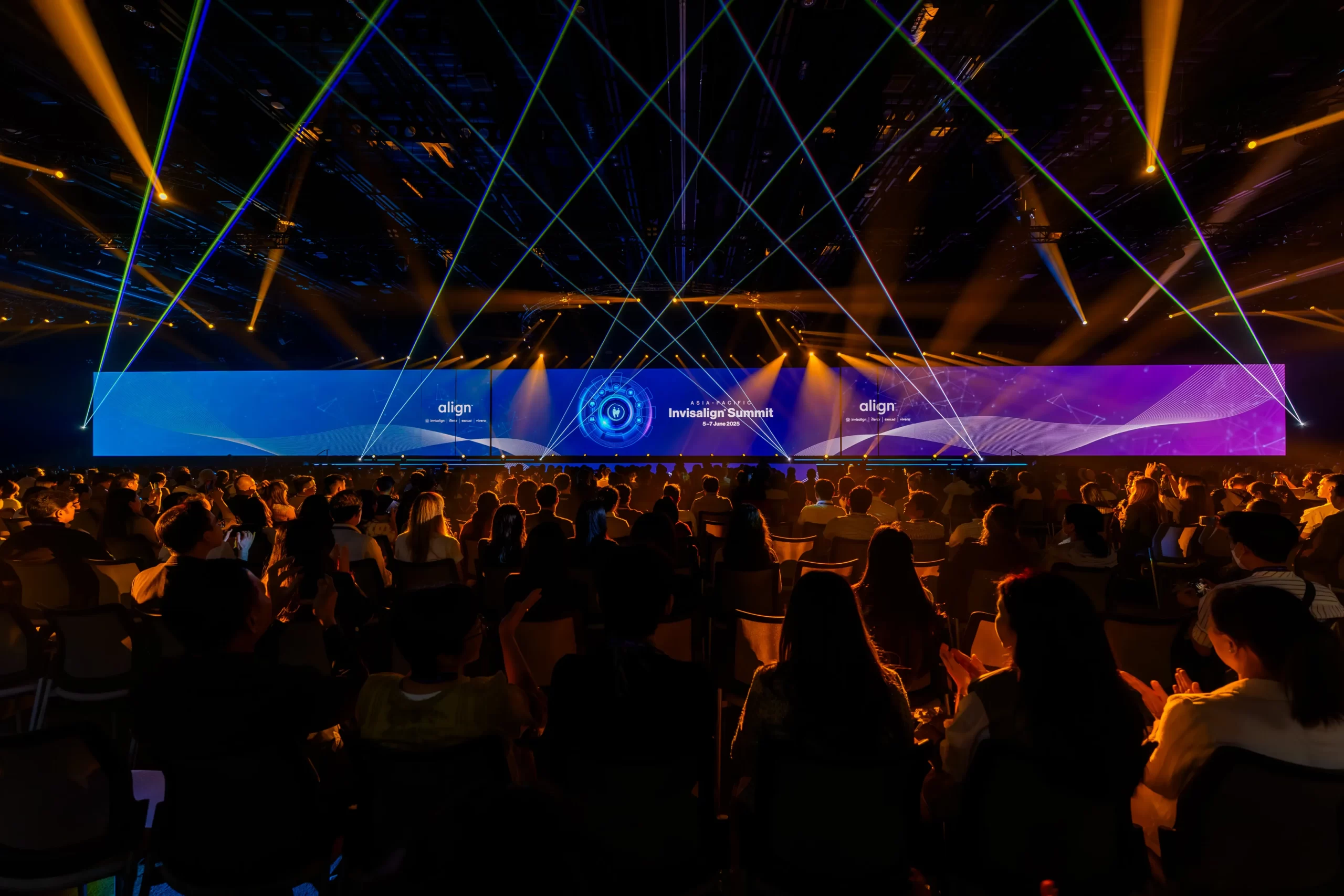 immersive-opening-ceremony-stage-design-for-business-summits