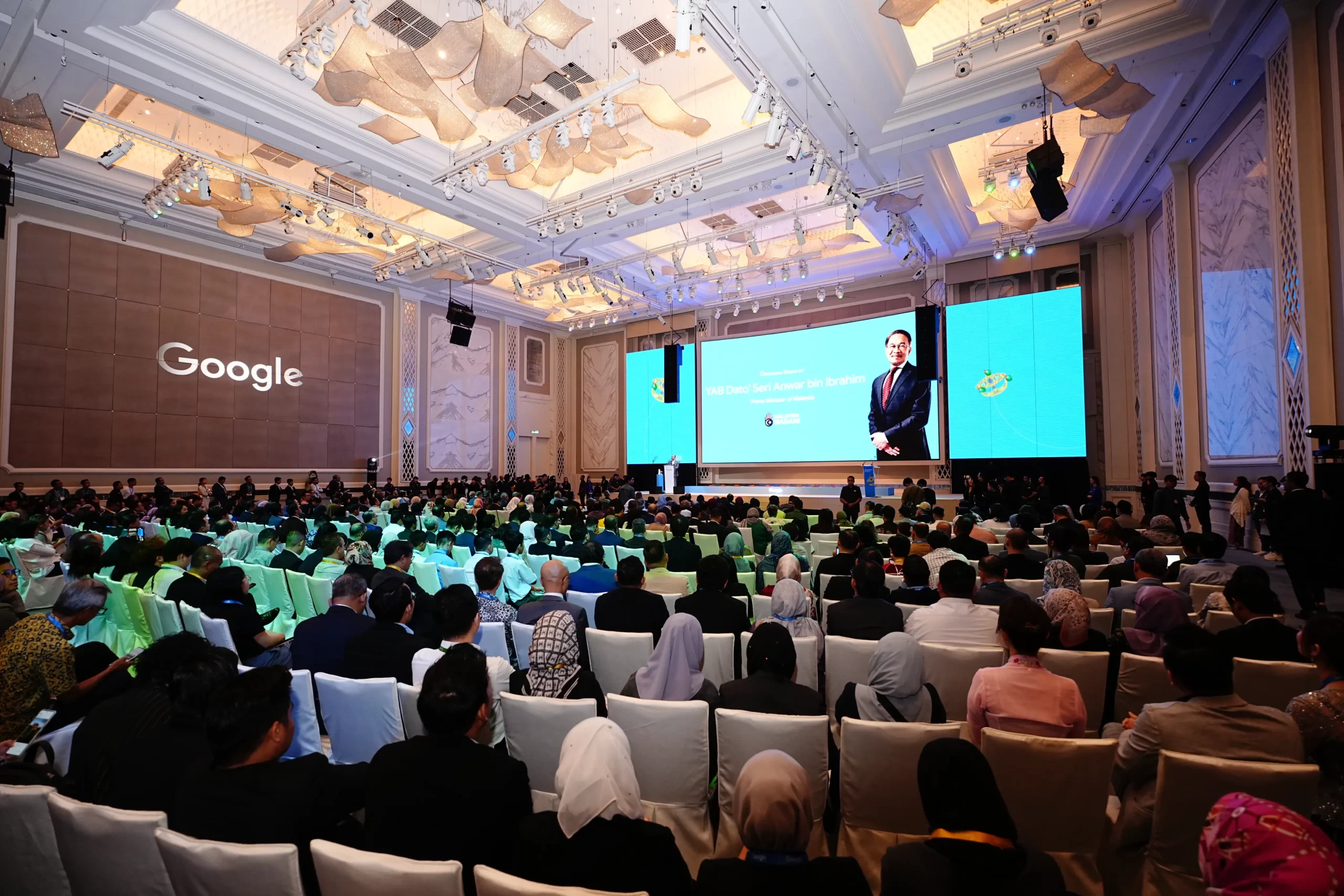 large-scale-corporate-conference-production-google-event
