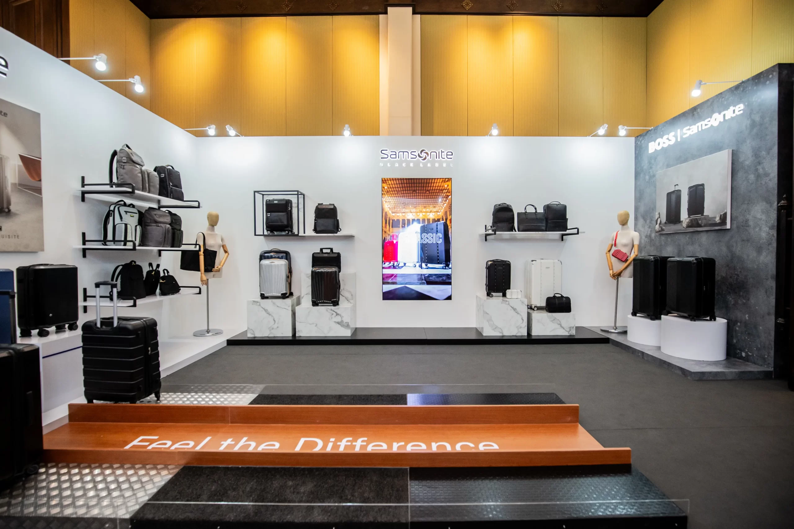 luxury-retail-brand-activation-display-samsonite