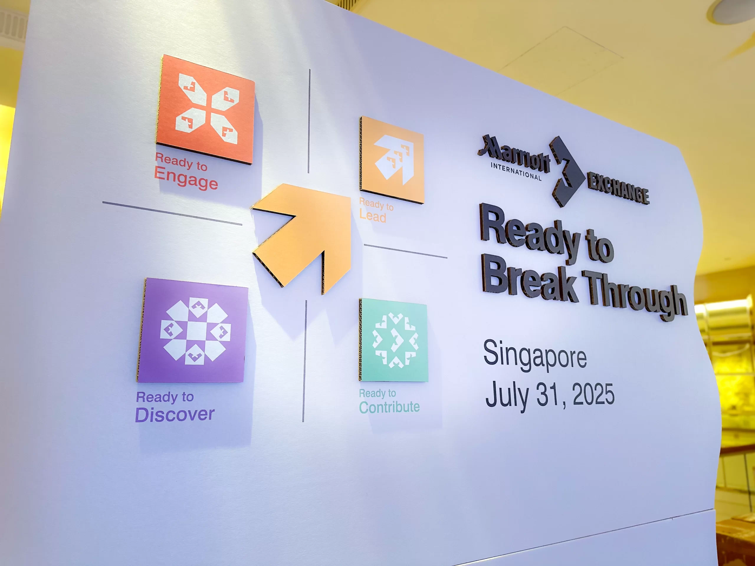marriott-international-corporate-event-branding-custom-signage