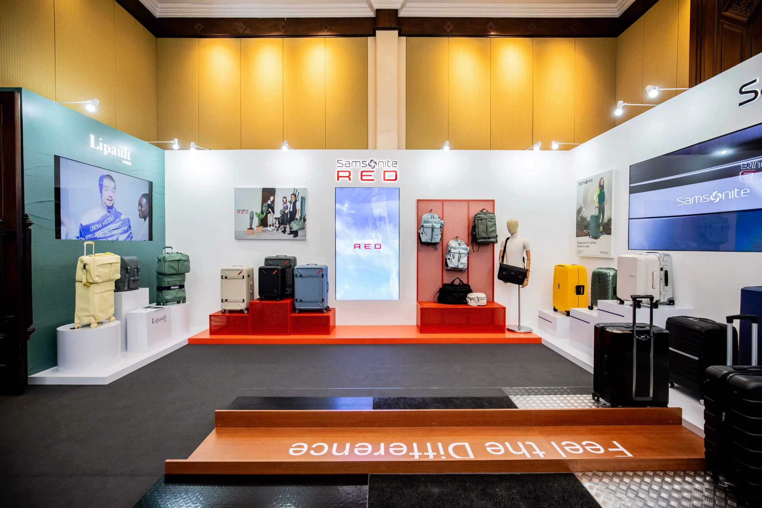 samsonite-red-brand-activation-exhibition-booth-design