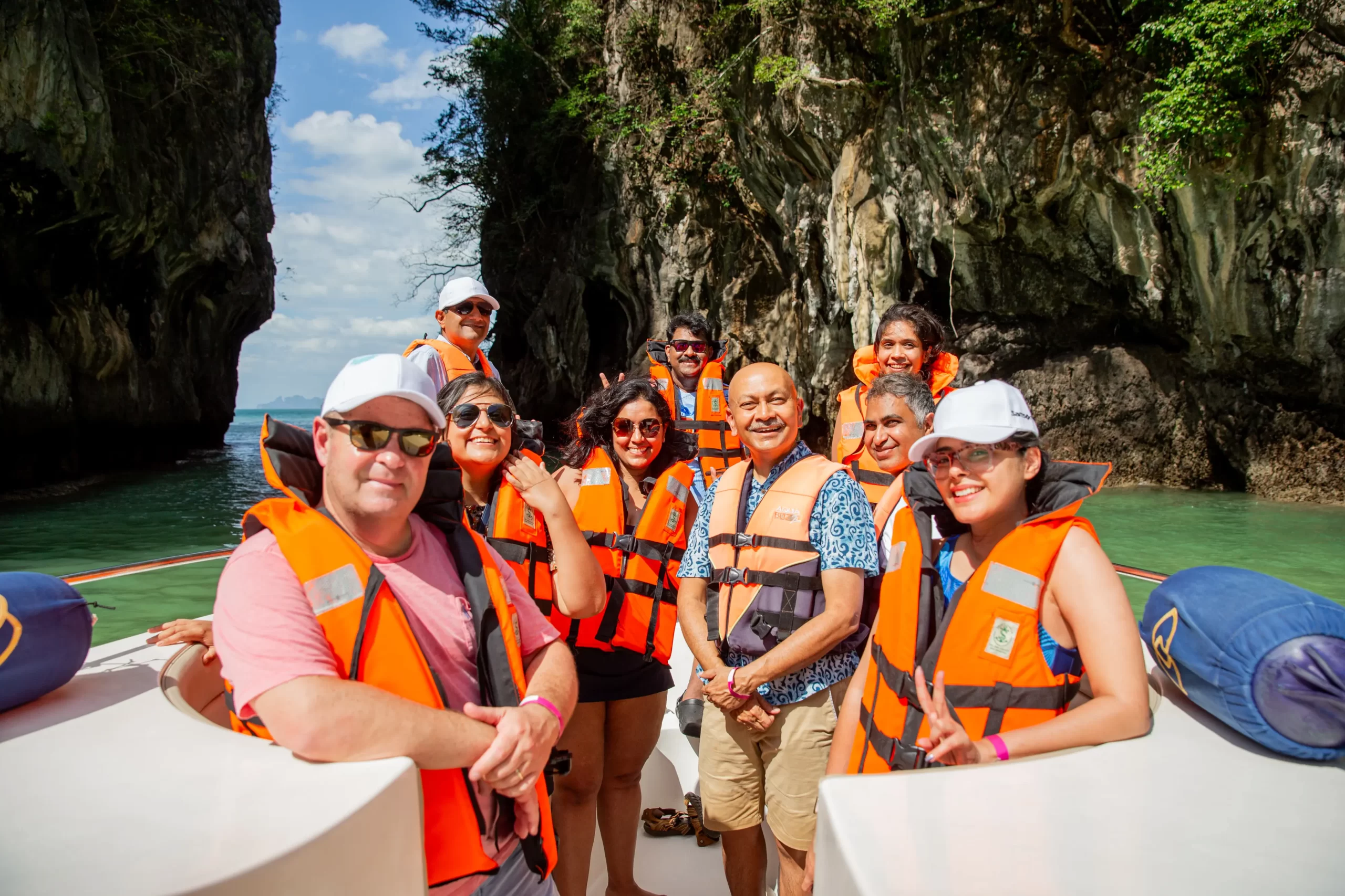 tropical-island-hopping-excursion-for-corporate-offsite-retreat